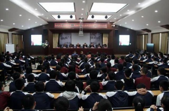 陇南市“送书法进校园”大型文化公益活动在陇南育才学校成功举办