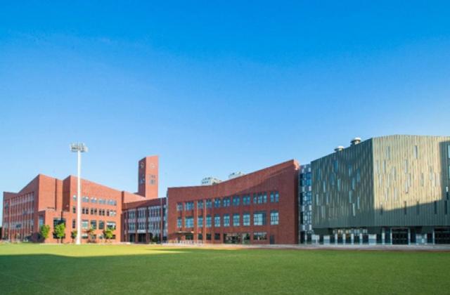 德闳学校开启奖学金计划,以学生为先,实施双语双文化、全人教育