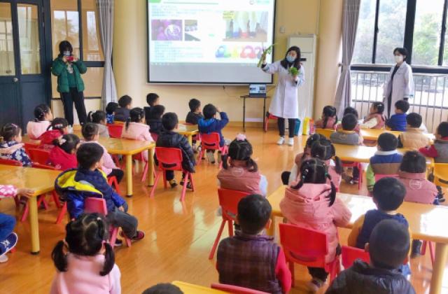 爱贝迪STEM+走进闵行区幼儿园,与孩子们 “拥抱春天,播种绿色”