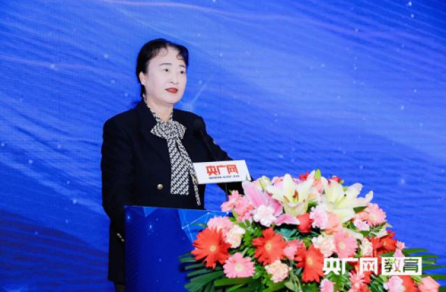 爱贝英语杨晓明:珍惜成绩,打造创新型“教育综合体”