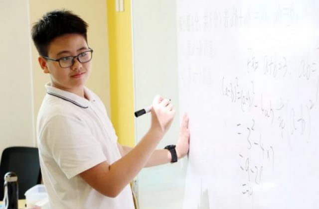插班进青岛赫德双语学校半年重拾自信,他对妈妈说“我其实并不差”