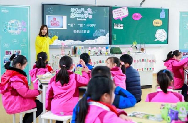 “印”下记忆中的年味,感受中国剪纸艺术 ——“剪”“影”中国年走进奇妙校园