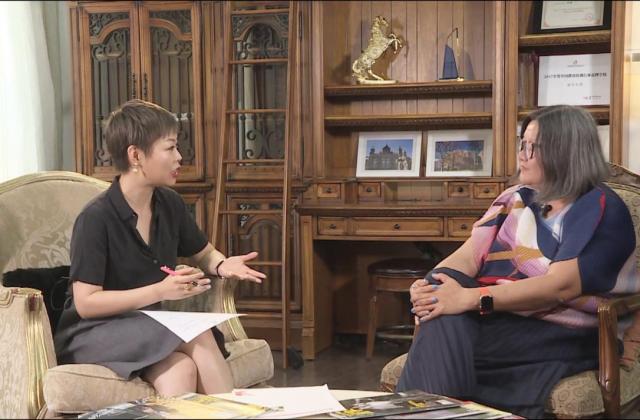 融尚私塾雪麑Nini Suet对话洪晃:洪晃为什么后悔太早送女儿出国留学?