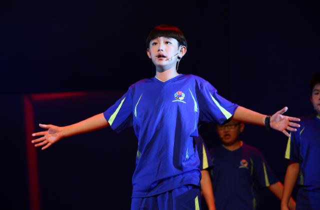 2019年11月15日，“少年英雄”系列原创校园音乐剧《谁是英雄》在北京剧院成功公演