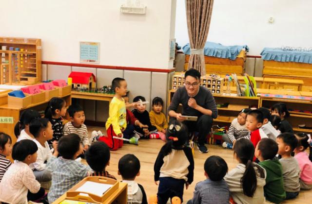 子期机器人编程公益课 走进武林门儿童之家