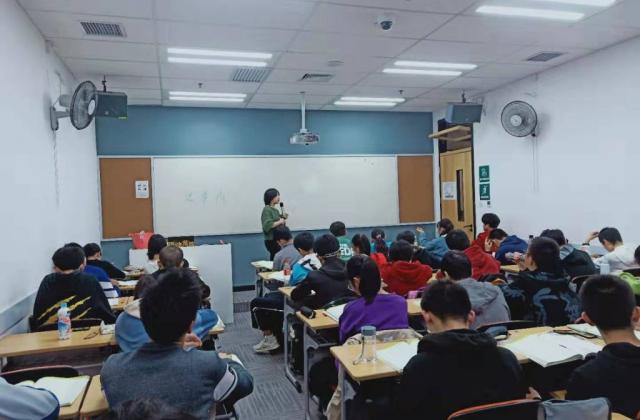 减轻中小学教师负担意见将印发:督查等减少一半以上