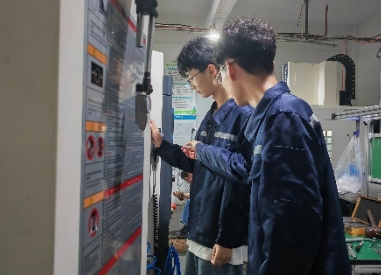 紧跟时代,踏实迈进,向下扎根,向上成长