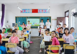 翻涌希望浪花,唱响青春之歌